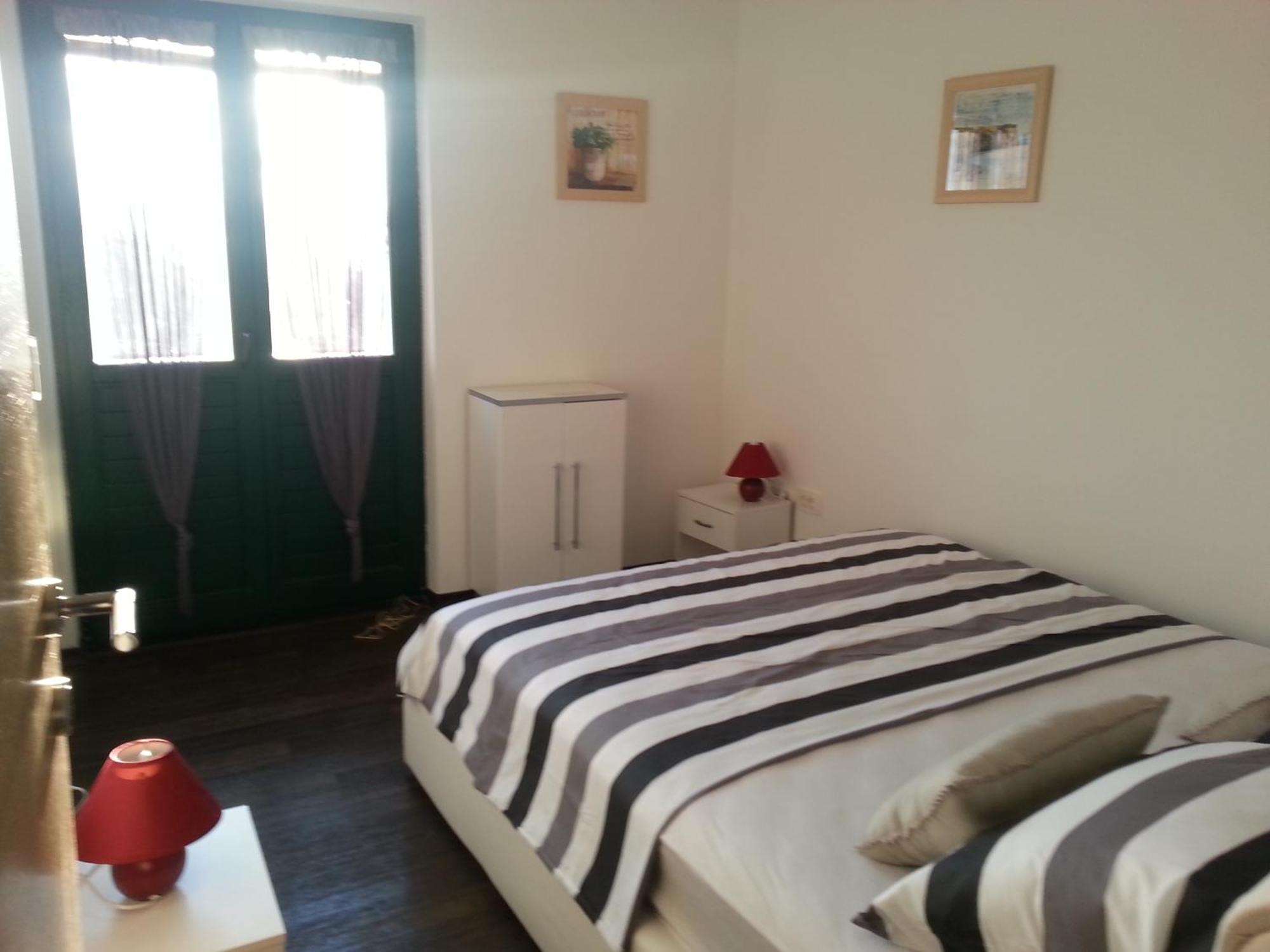 Apartments Lori Biograd Na Moru Quarto foto